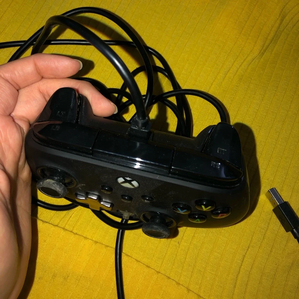 Gaming controller